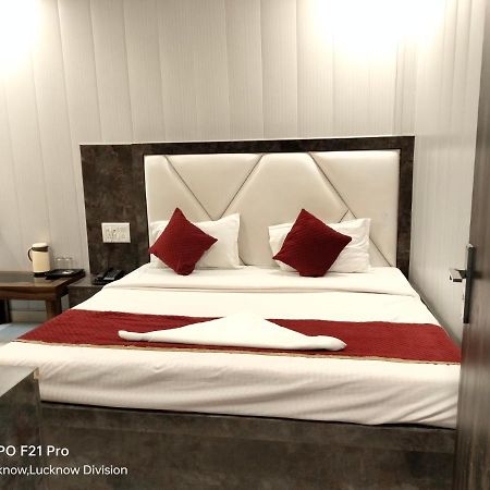 Hotel Kbs 勒克瑙 外观 照片