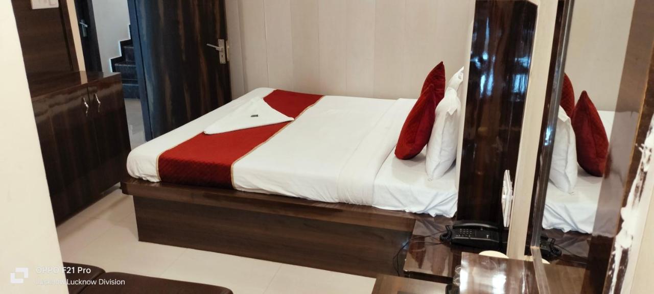 Hotel Kbs 勒克瑙 外观 照片