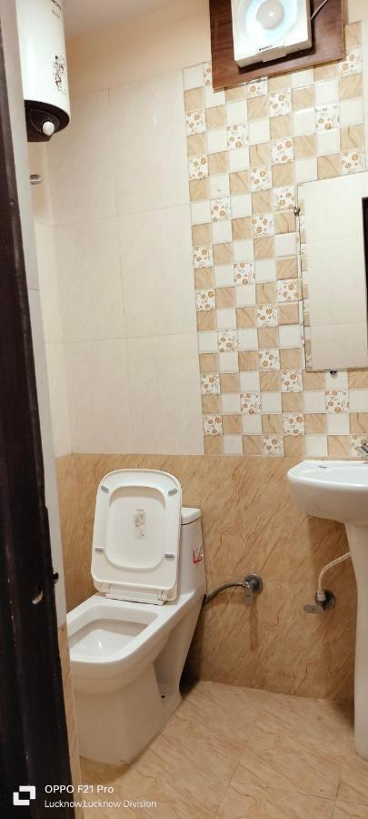 Hotel Kbs 勒克瑙 外观 照片
