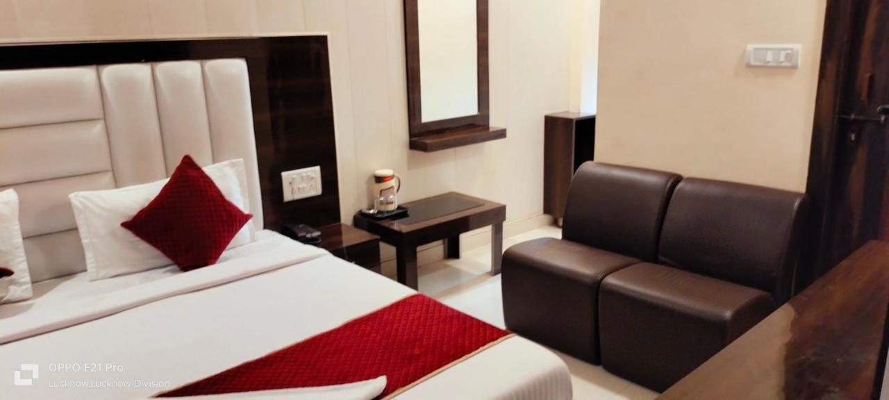 Hotel Kbs 勒克瑙 外观 照片