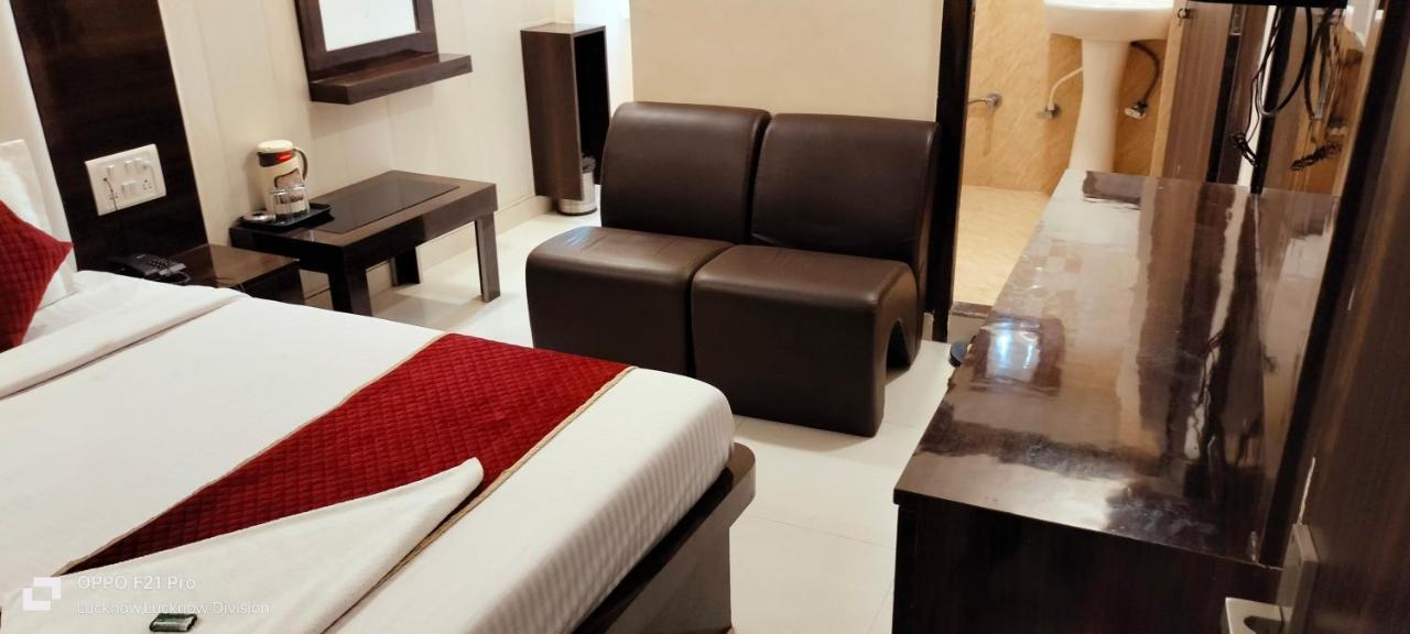 Hotel Kbs 勒克瑙 外观 照片