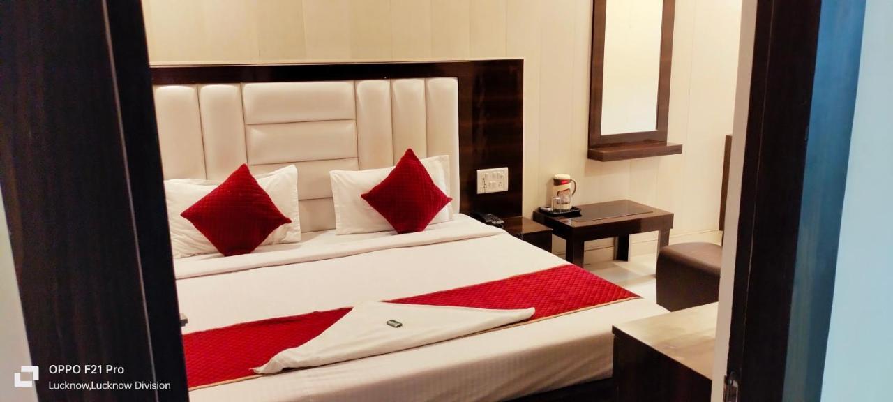 Hotel Kbs 勒克瑙 外观 照片